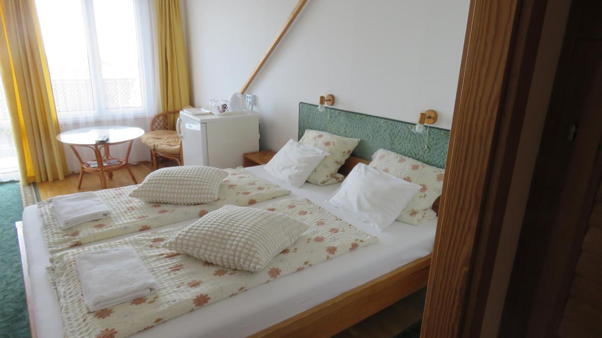 Prima Porta Vendeghaz Hotel Balatonalmadi Luaran gambar