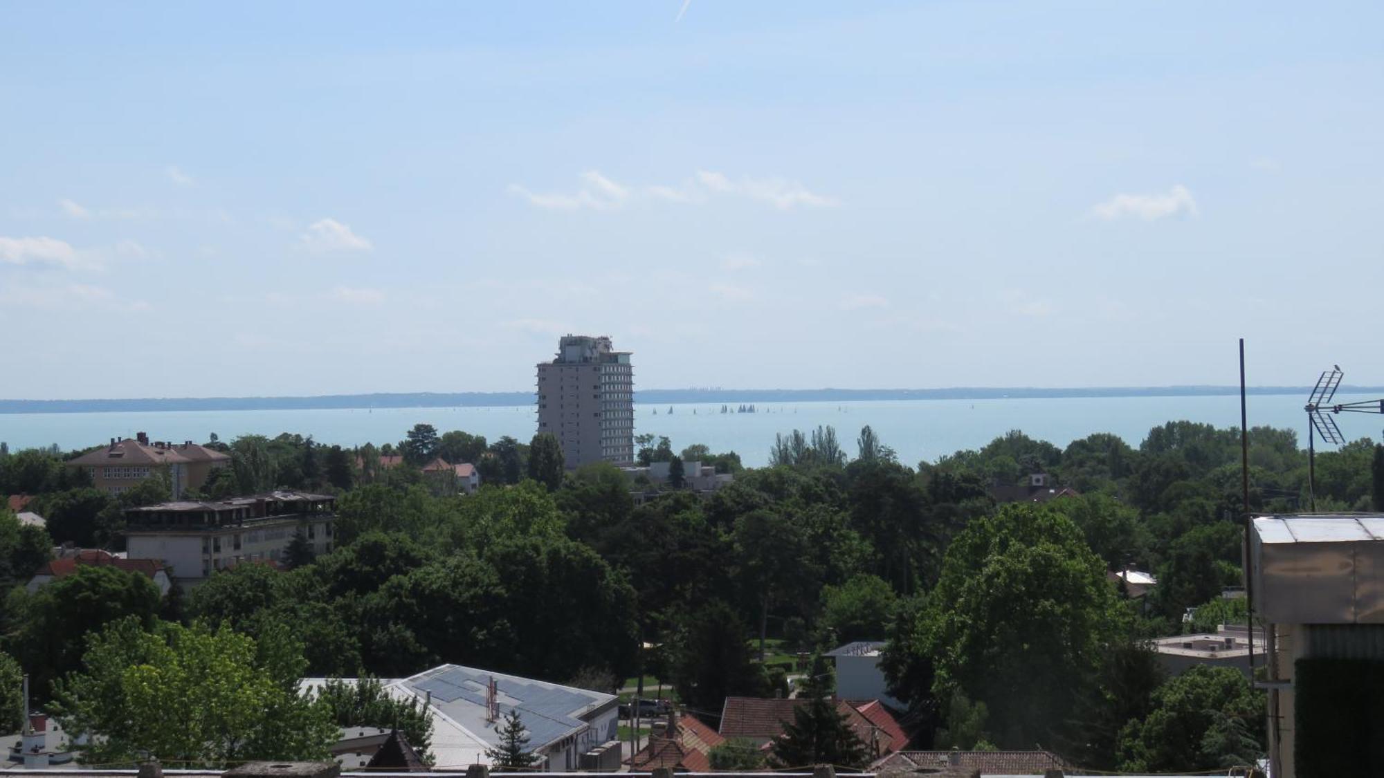 Prima Porta Vendeghaz Hotel Balatonalmadi Luaran gambar