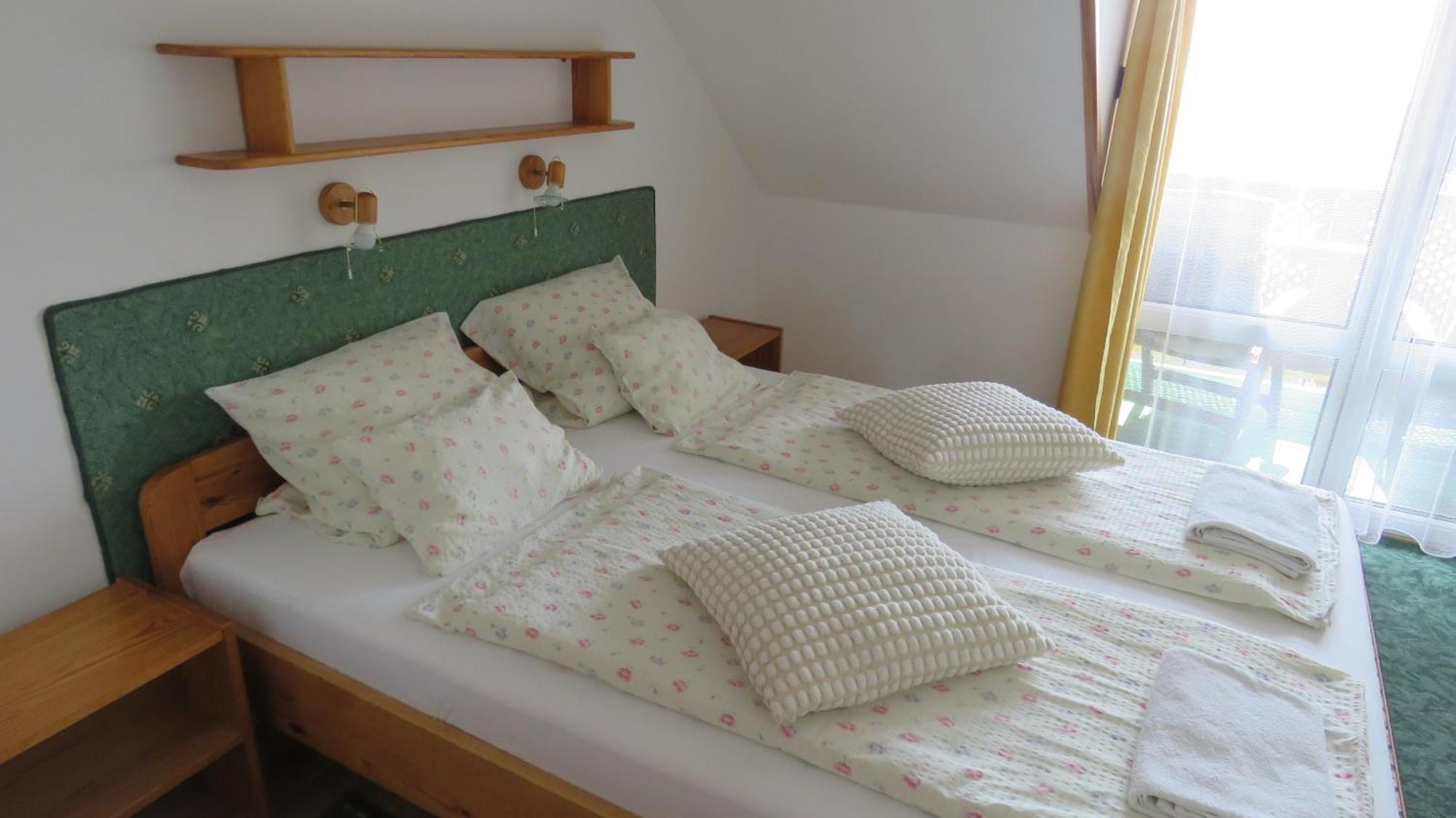 Prima Porta Vendeghaz Hotel Balatonalmadi Luaran gambar