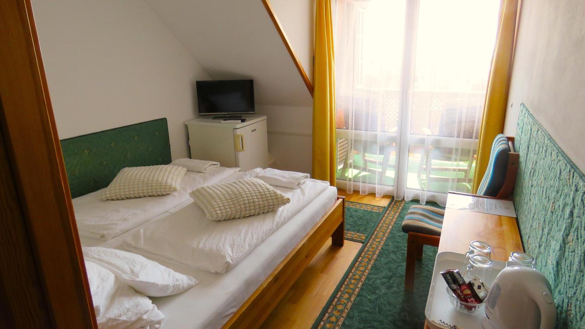 Prima Porta Vendeghaz Hotel Balatonalmadi Luaran gambar