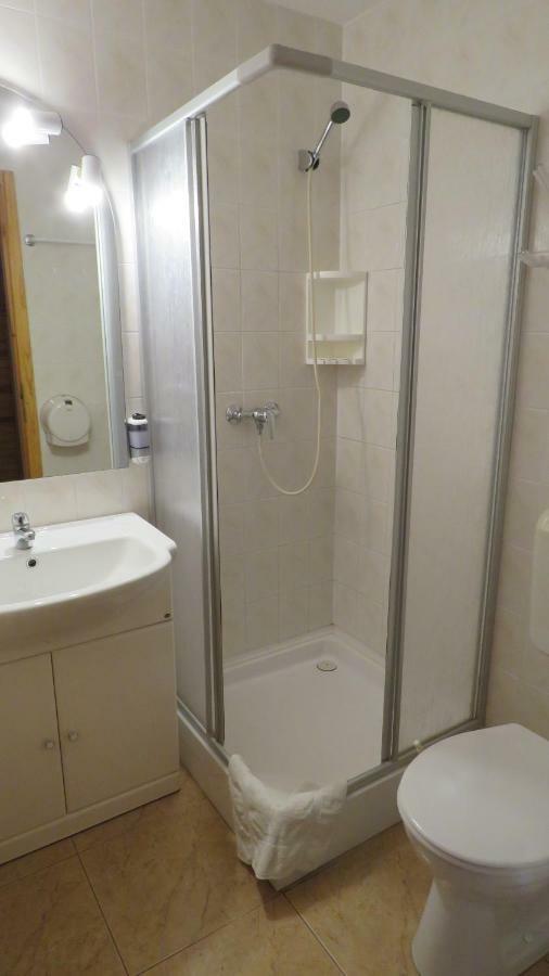 Prima Porta Vendeghaz Hotel Balatonalmadi Luaran gambar